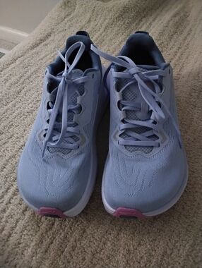Altra Women's Light Blue Size 6.5